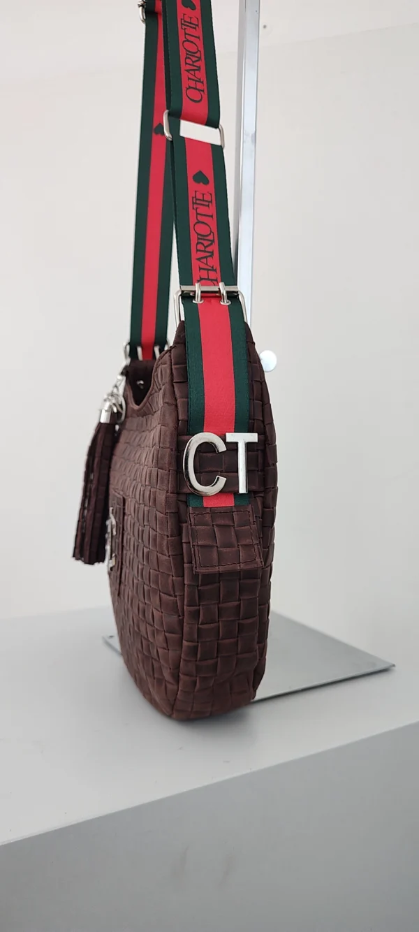 Bolso Rimini Grand Charlotte Signature Choco Trenzado 6 Rimini Grand chocolate detalle de asas en piel trenzada