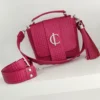 Bolso Roma 3 en 1 Charlotte Signature Fucsia Piramidal 2 ROMA fucsia uso bandolera acabado geométrico