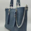 Bolso grande Paris Grand Charlotte Signature Azul Anaconda 3 Bolso estructurado azul efecto anaconda mujer