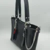 Bolso grande Paris Grand Charlotte Signature Negro Anaconda 3 Paris Grand negro textura reptil sofisticada