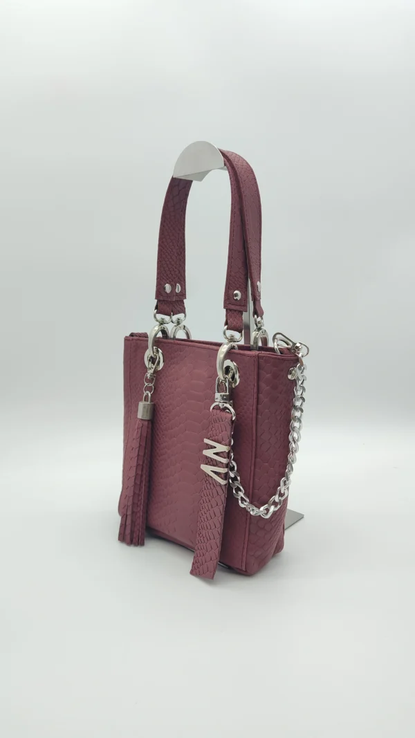 Bolso grande Paris Mini Charlotte Signature Bordeaux Anaconda 4 Bolso mini bordó elegante efecto anaconda con cadena
