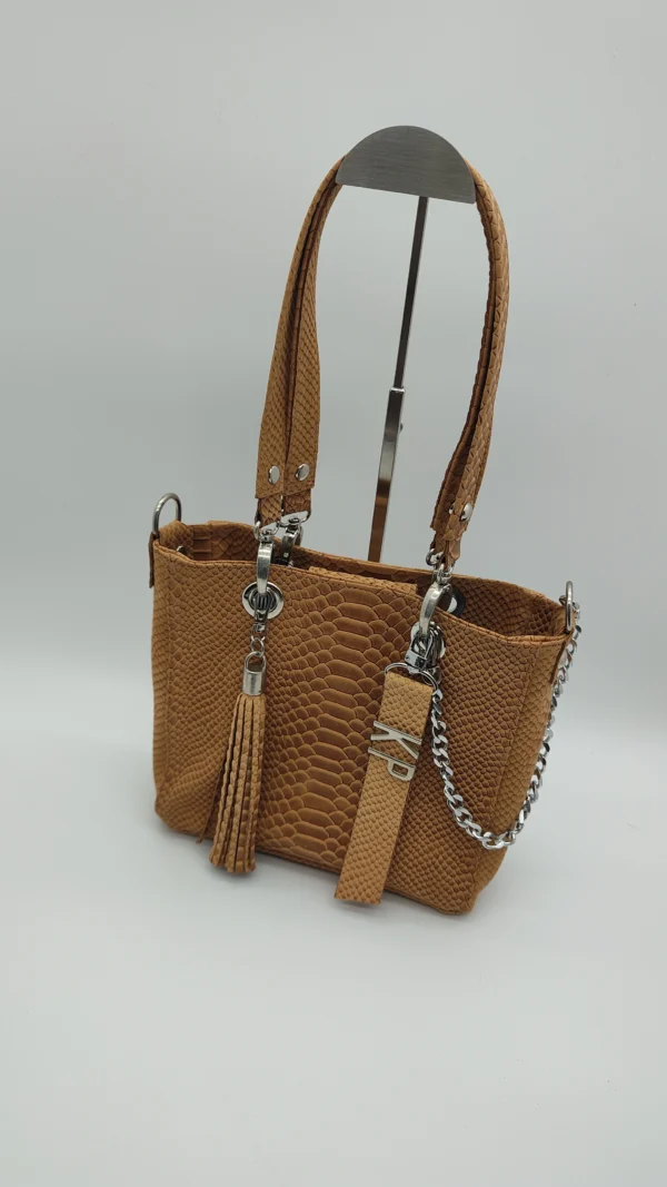 Bolso grande Paris Petit Charlotte Signature Suela Anaconda 3 Paris Petit suela acabado anaconda detalle frontal