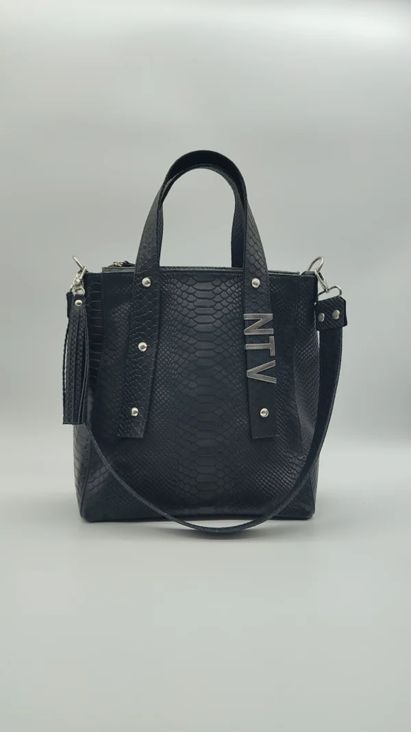 Bolso tote Delfina Charlotte Negro croco 1 Bolso tote Delfina negro en piel grabada efecto croco