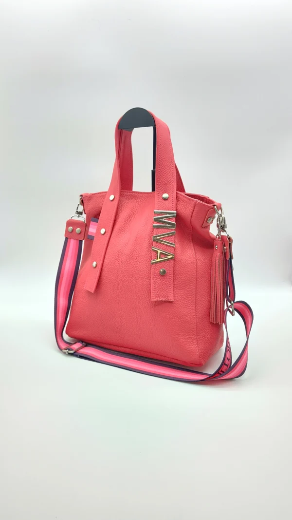 Bolso tote Delfina Charlotte Sandia Floater 1 Bolso tote Delfina color sandía en piel argentina floater