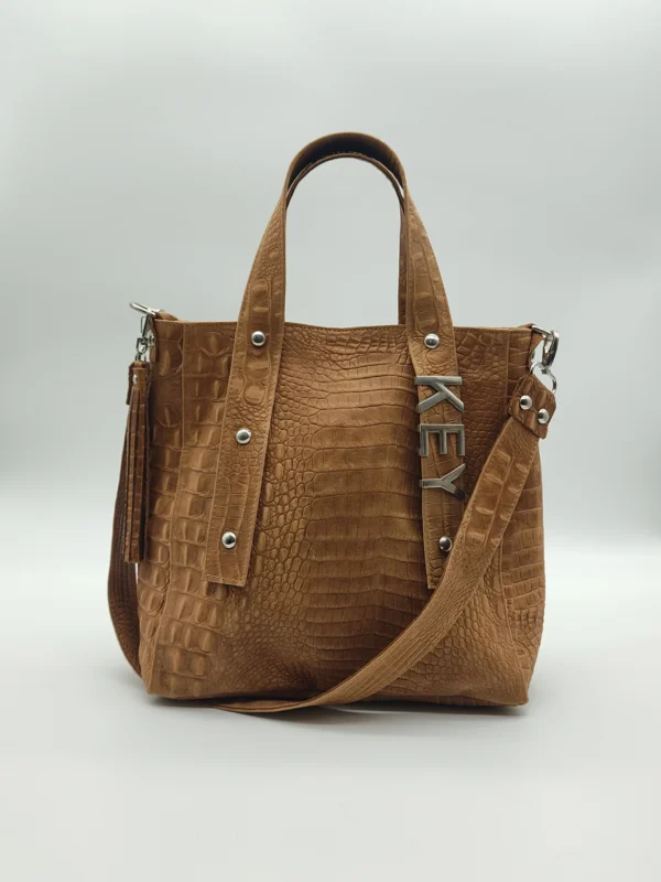 Bolso tote Delfina Charlotte Suela Croco 1 Bolso tote Delfina color suela en piel grabada efecto croco vista frontal
