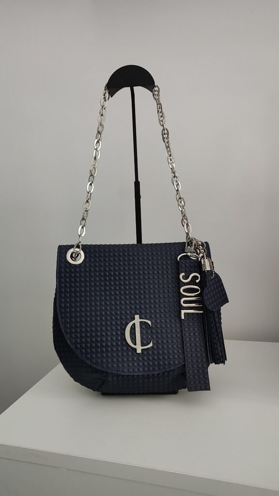 Bolso elegante Isabella de piel argentina con silueta redonda vista frontal