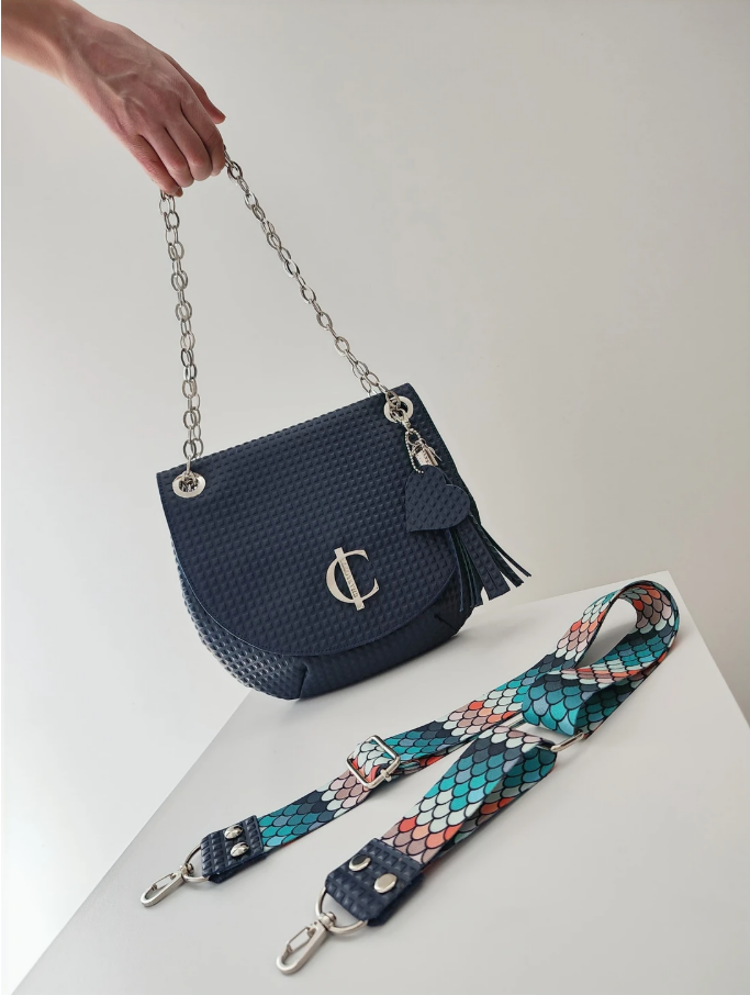 Bolso bandolera Isabella hecho a mano en Girona España