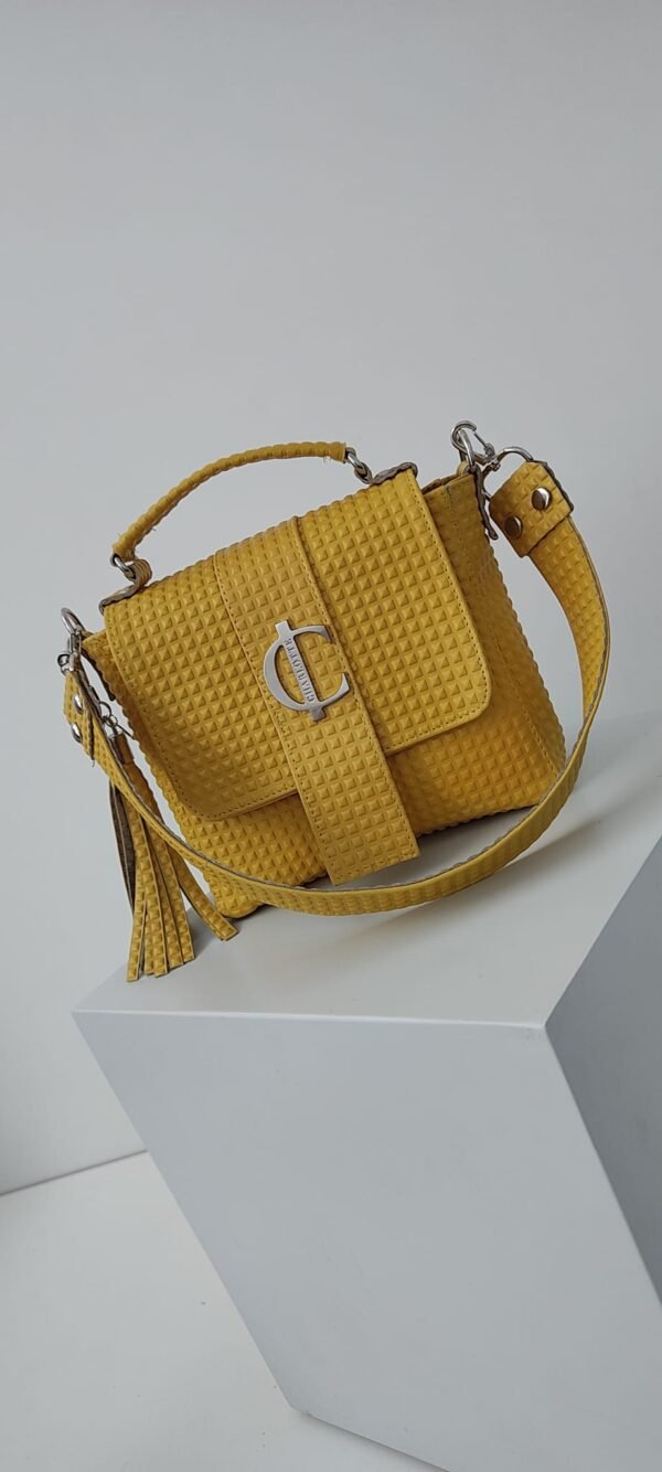 Bolso-Roma-3-en-1-Charlotte-Signature-AMARILLA-Piramidal Roma Signature