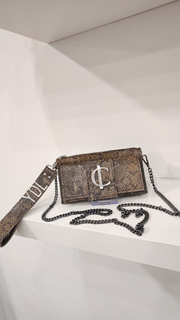 WhatsApp Image 2025-11-09 at 20.59.04 Cartera Charlotte Signature | Porta Móvil