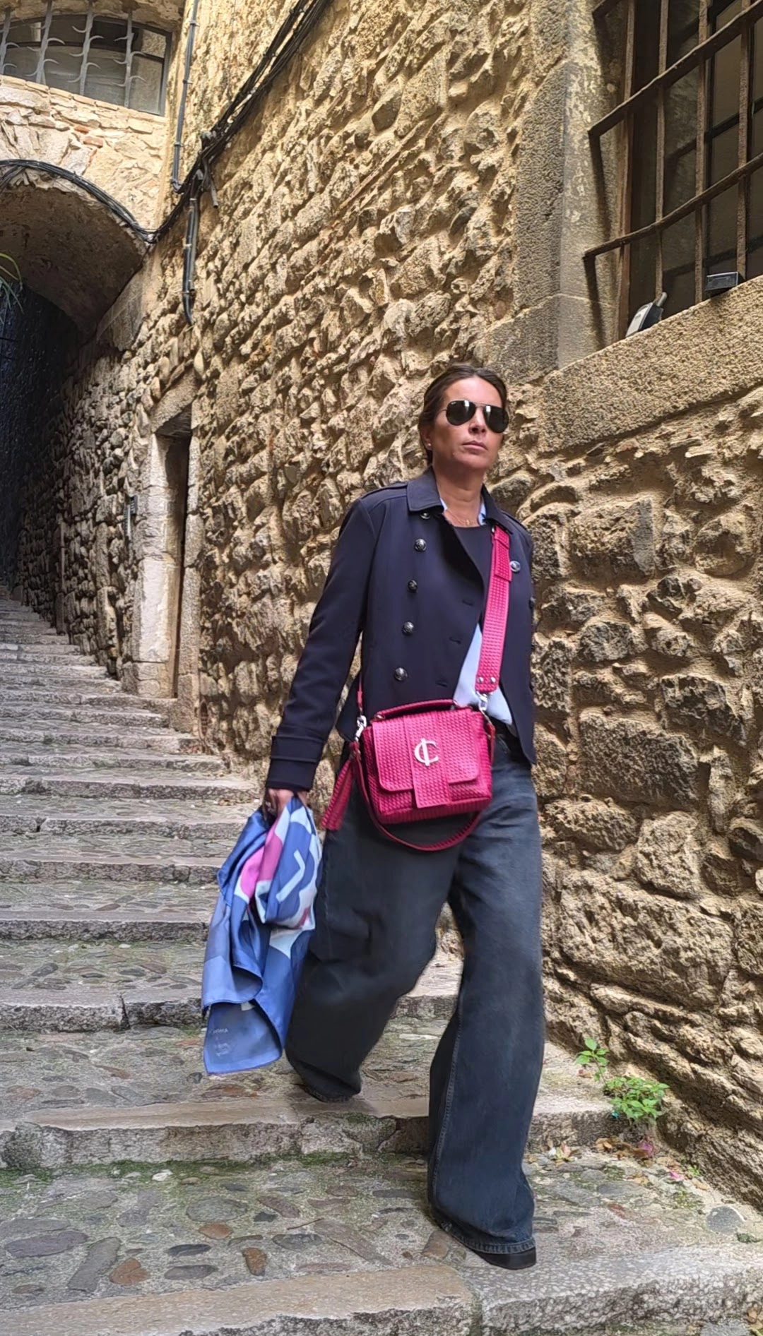Bolso manos libres Ideal para moverte con comodidad Roma Signature Charlotte Fucsia